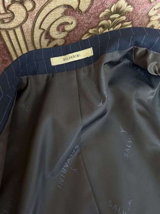 Продам костюм30000тг