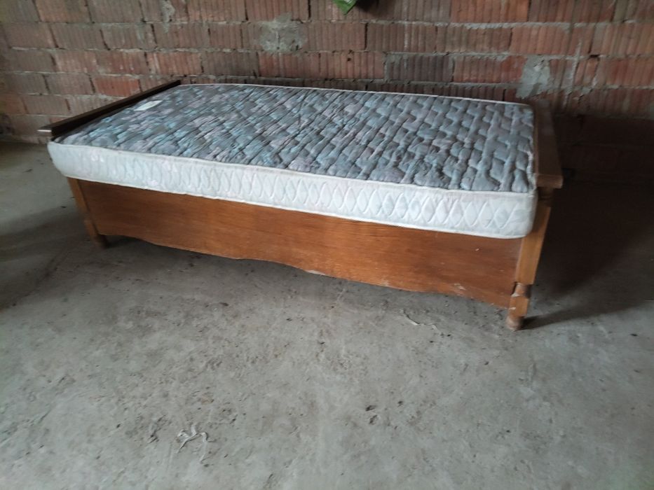 Paturi și canapele
