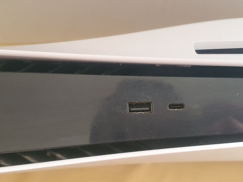 Продам Sony Playstation 5  срочна