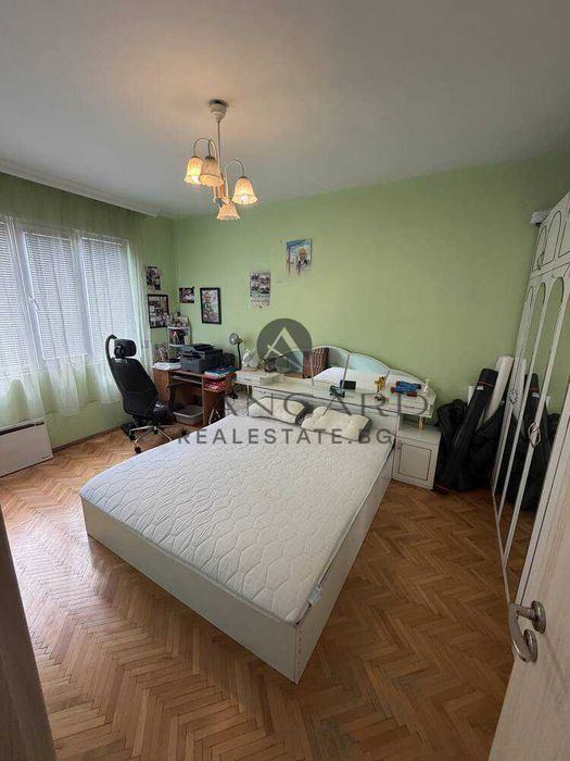 оф.27098 Тристаен апартамент / М-н Лекси