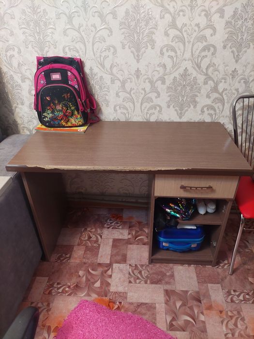 Срочно продам мебель для спальни.