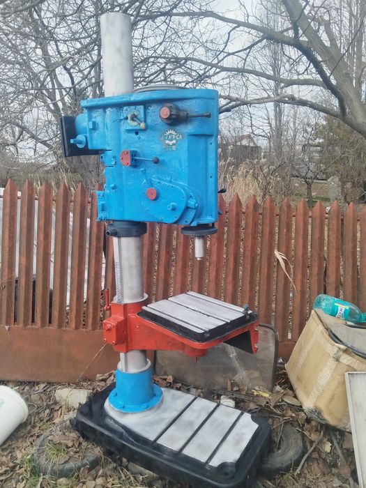 Masina de găurit cu coloana electrica foarte mare