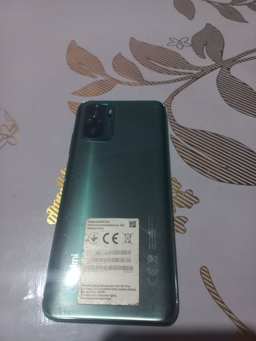 Редми телефон сатылады.