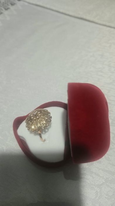 Кольцо  красный золота