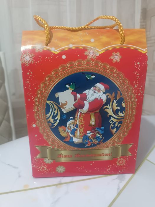 Новогодние каробка