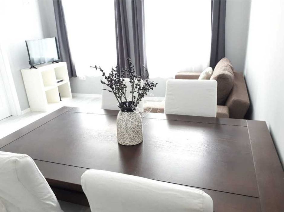 Продава се Двустаен апартамент в Варна, Център - 80 кв.м за 2738 €/кв.м - Снимка #1