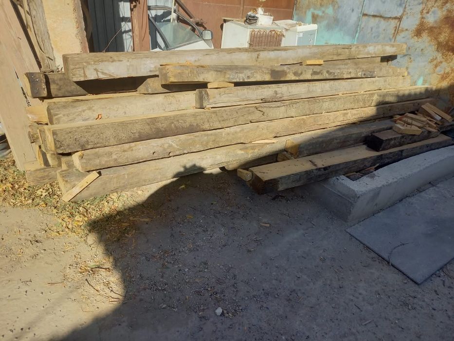 Продам шпалы и доски