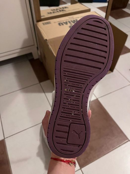 Adidași Puma albi