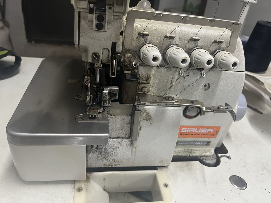 Швейная машина китайская использована в цеху для шитья трикотажных изд