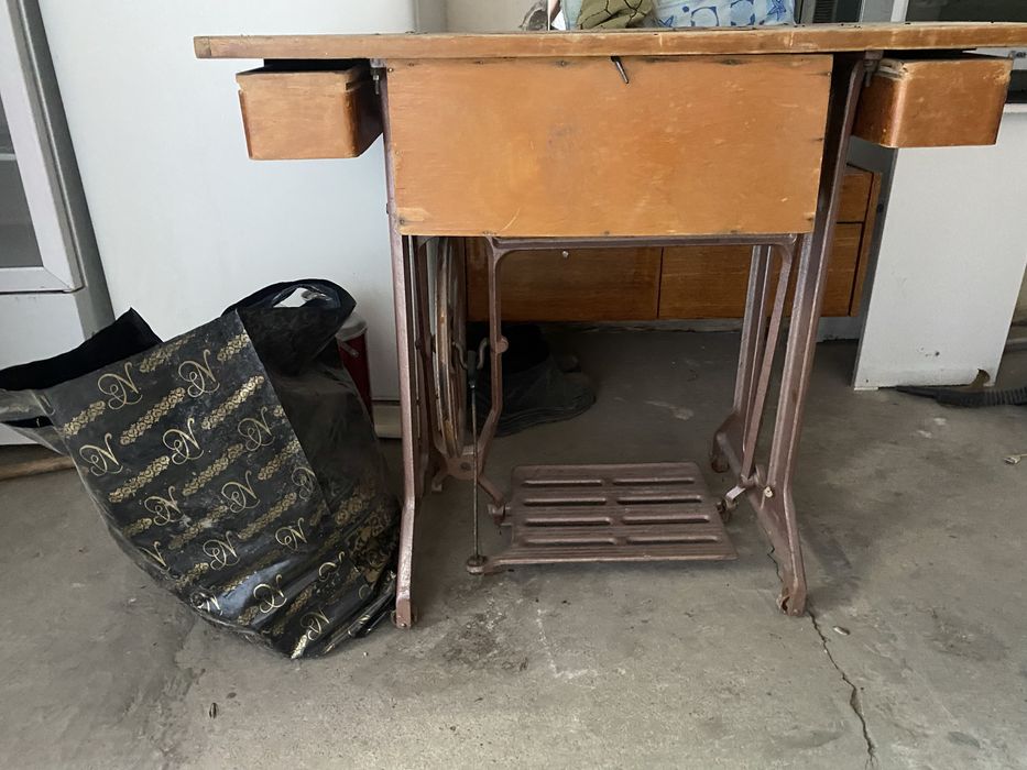 Продам швейную машину