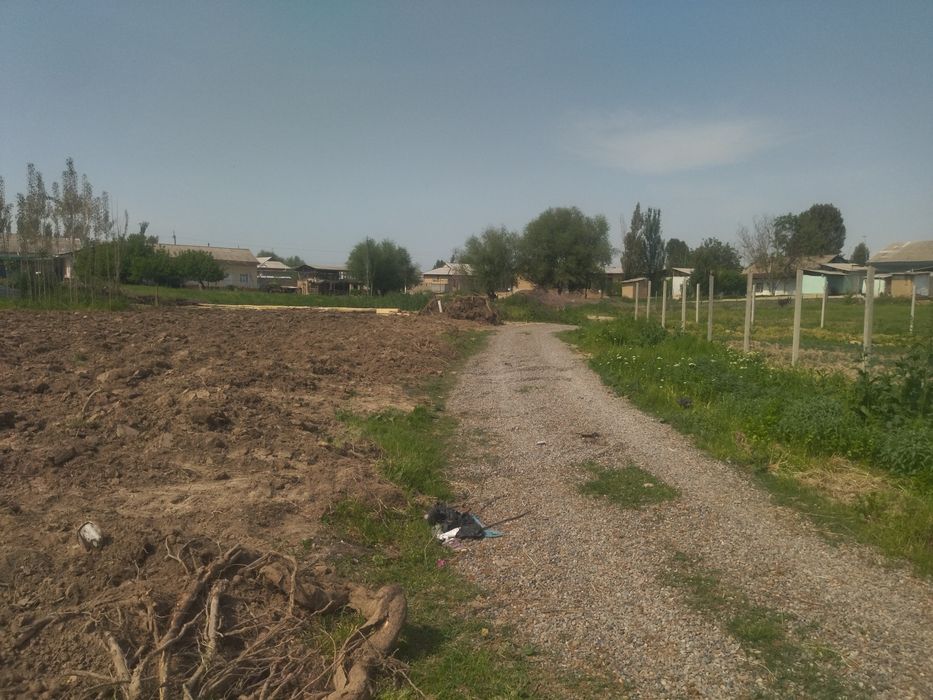 srochna uy joy uchun yer sotiladi 16 sotik kadastir qilib beriladi