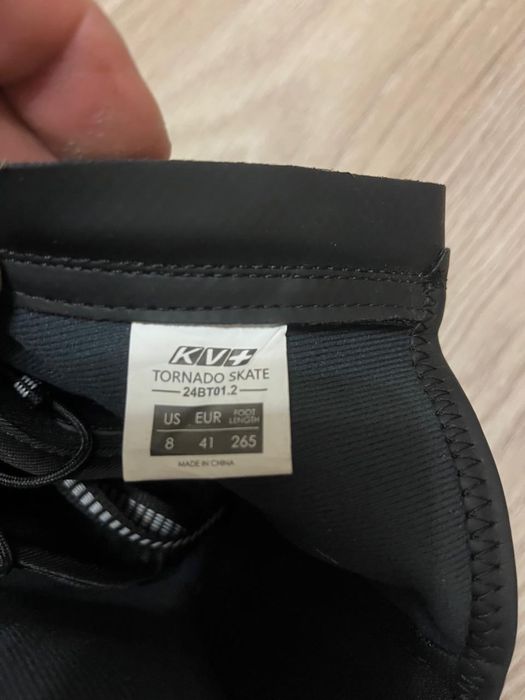 Продам новые лыжные ботинки