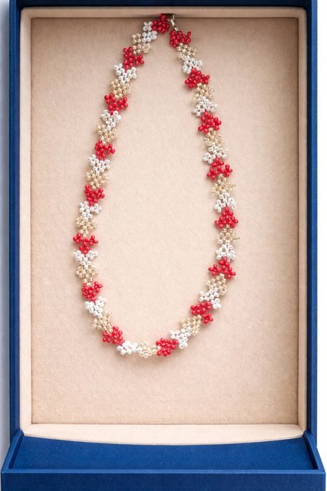 Чокеры сердечки из бисера