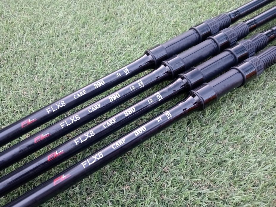 Set 4FL FLX8 3.90M 2 SEGMENTE 3.5LBS plus 4 mulinete AQ 8000