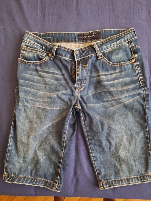 Продавам къси дънки TEODOR