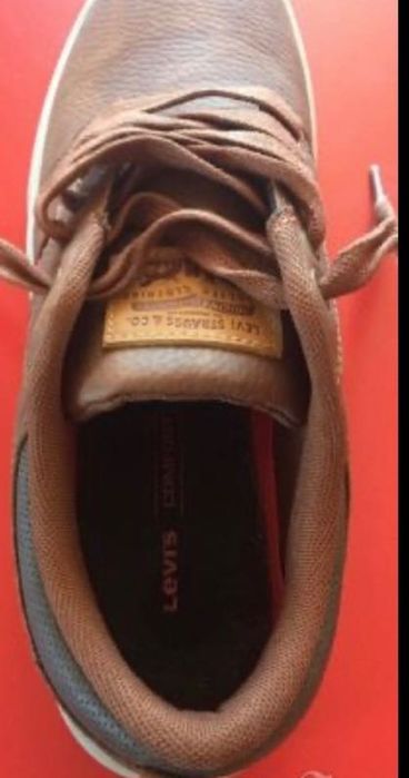 Обувки LEVI’S оригинални 42 номер като нови