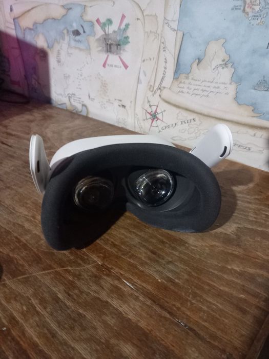 MetaQuest 3S 128GB с допълнително захранване ЗАИНТЕРЕСОВАНИТЕ ДА ПИШАТ