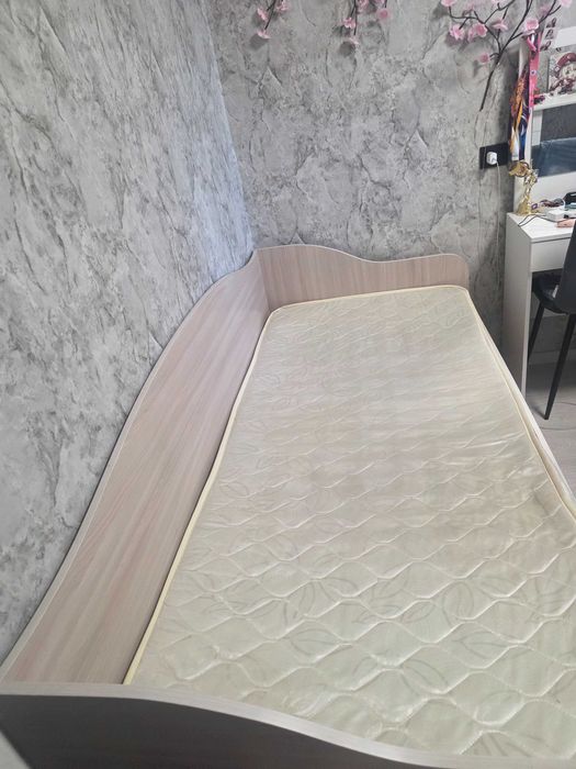 Продам односпальную кровать