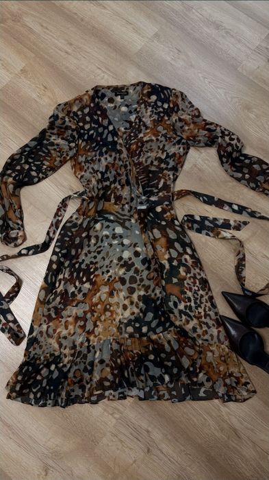 Красивое платье от Massimo dutti