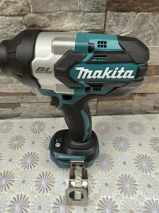 Акумулаторен гайковерт ударен MAKITA DTW1002