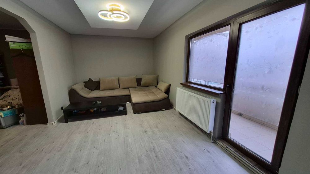 Apartament 3 camere decomandat Onesti, zona Mall.