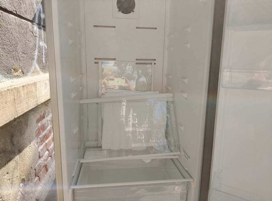 Продавам хладилник