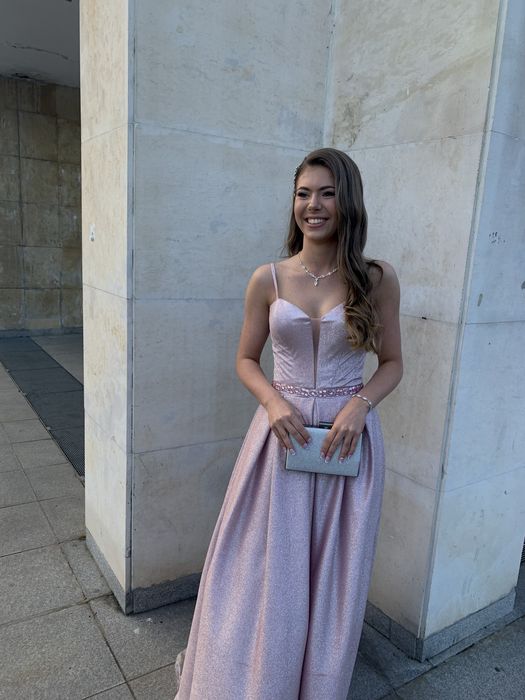 Официална бална рокля в нежен розов цвят, брокатена