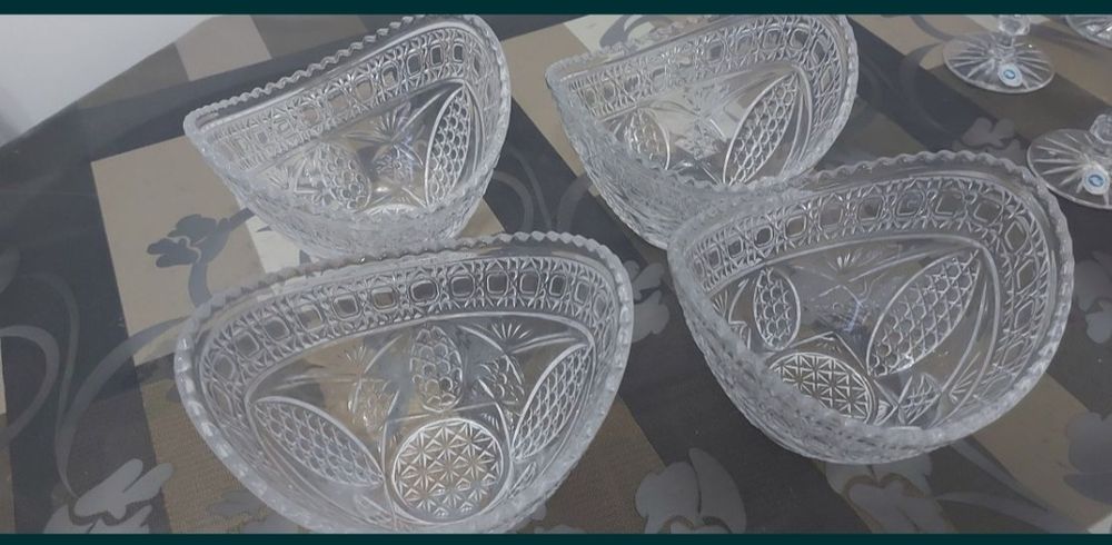 Хрусталь вазалар сатылады