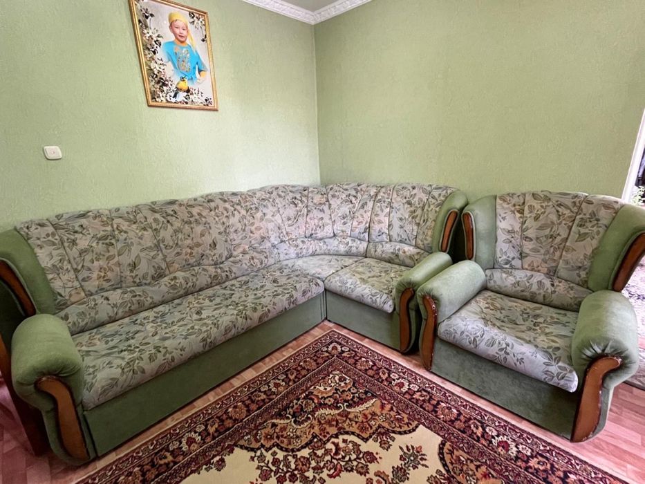 Угловой диван с креслом