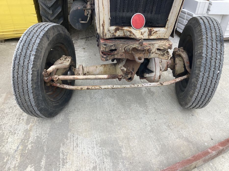 Vand tracor U 651 de la armata inmatriculabil schmb cu cherestea