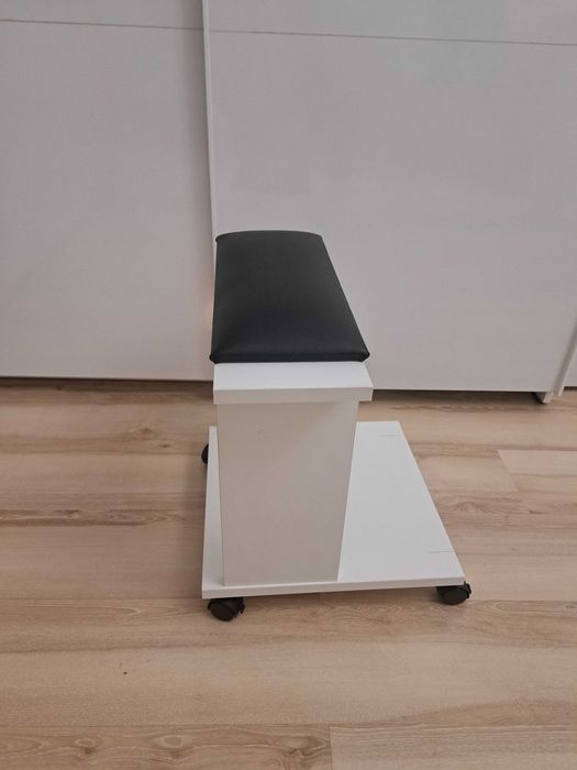 Стойка за педикюр