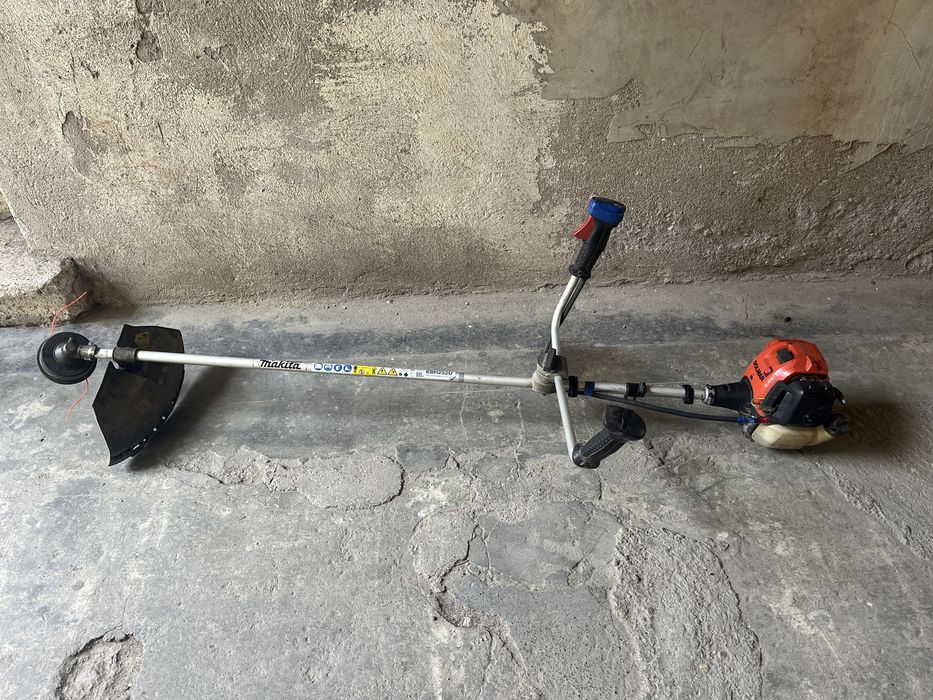 Motocoasa Makita Dolmar