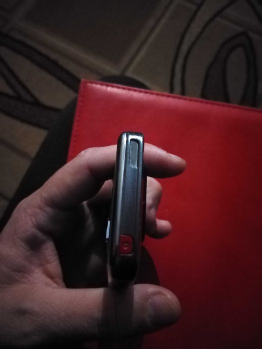 Telefon NOKIA E71 Metalic Business  Colectie Finland