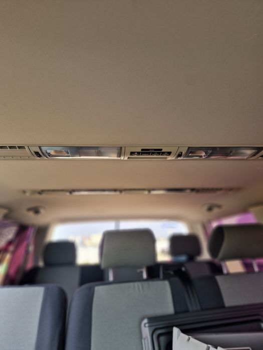Vând volkswagen Caravelle