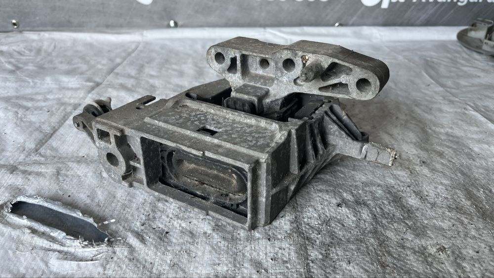 Mini Cooper Countryman F60 2018- лапа двигател