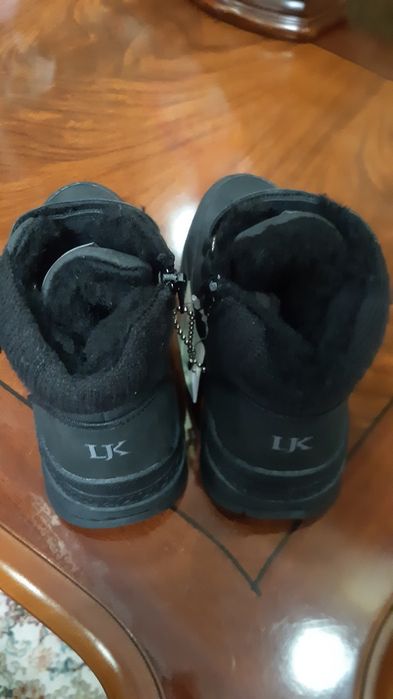 Продам ботиночки для мальчиков.