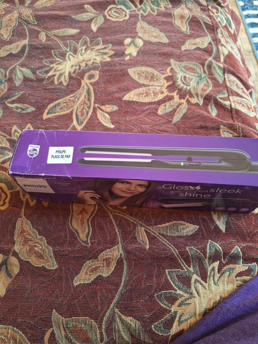 Placă de păr Philips noua.