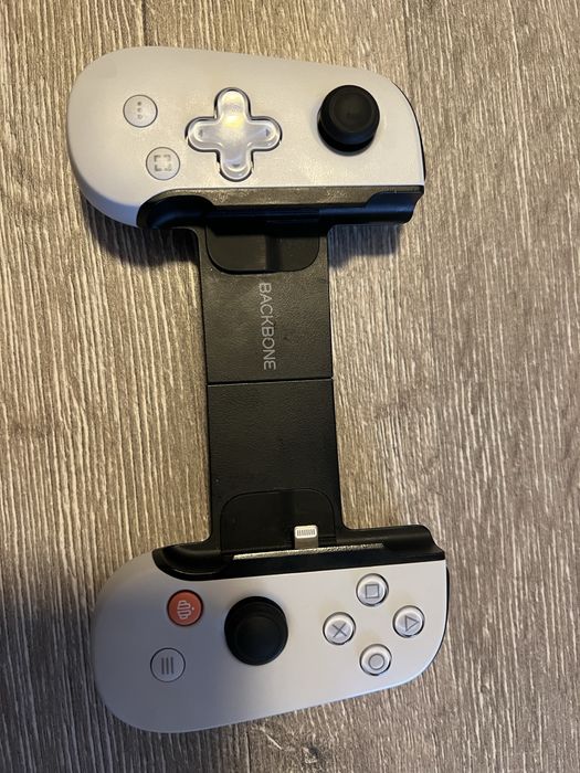 Vand Backbone One nou