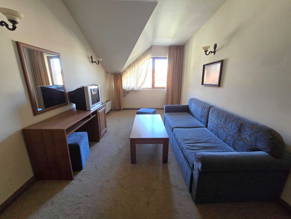 Тристаен апартамент с красива гледка на 100 метра от лифта в Банско