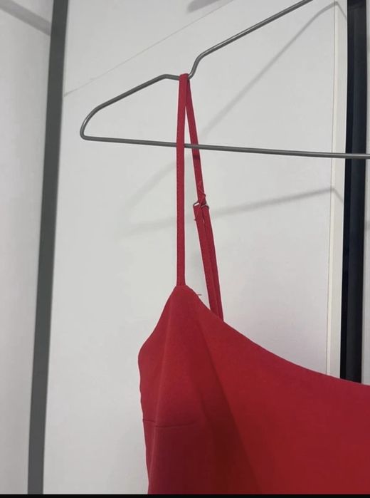 Rochie rosie Bershka
