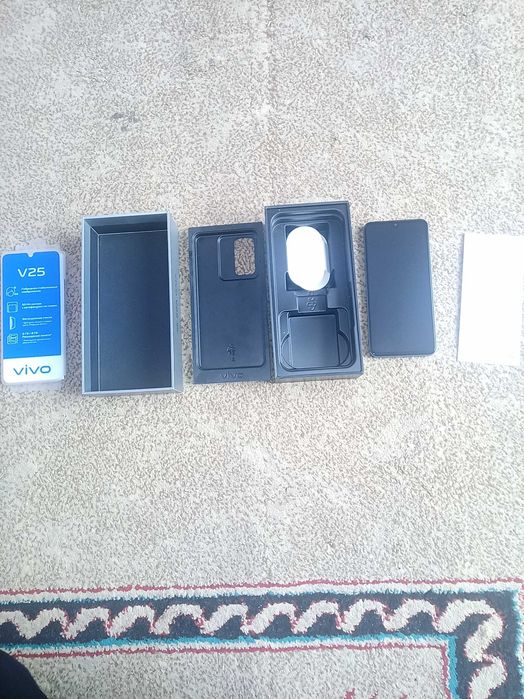VIVO V25 8+8/256 gb