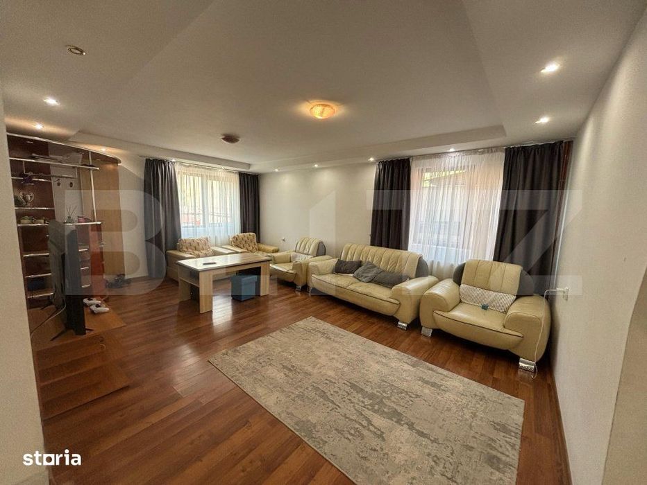 Casa de vanzare cu 5 camere, 200 mp, zona Micro 3