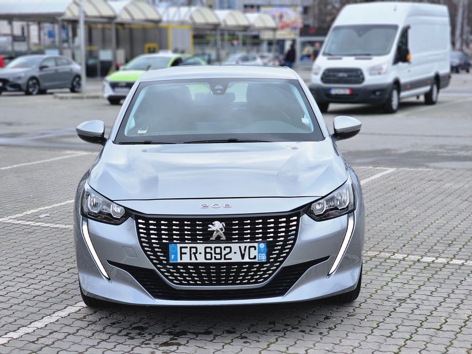 Peugeot 208 2020 година