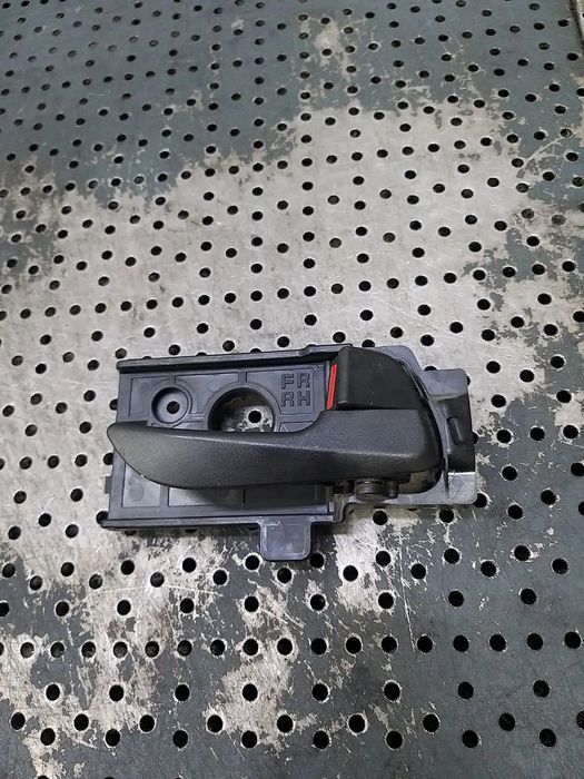 Maner interior usa dreapta fata hyundai i10 ba ia 82620b4010