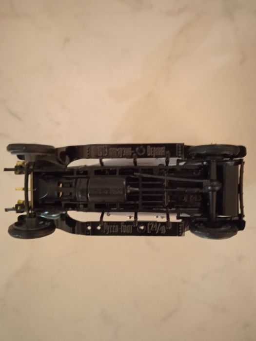 Модель автомобиля Руссо-Балт "Лимузин -Берлин"