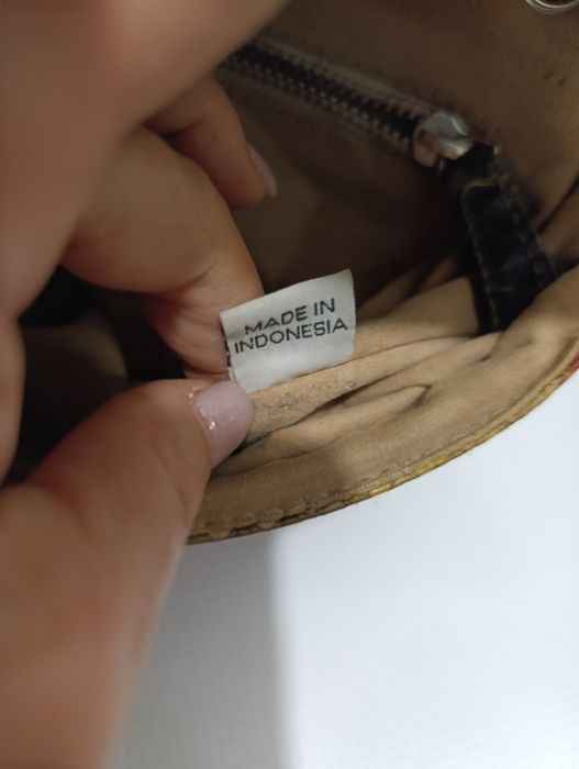 Сумка из кожи питона. Индонезия.