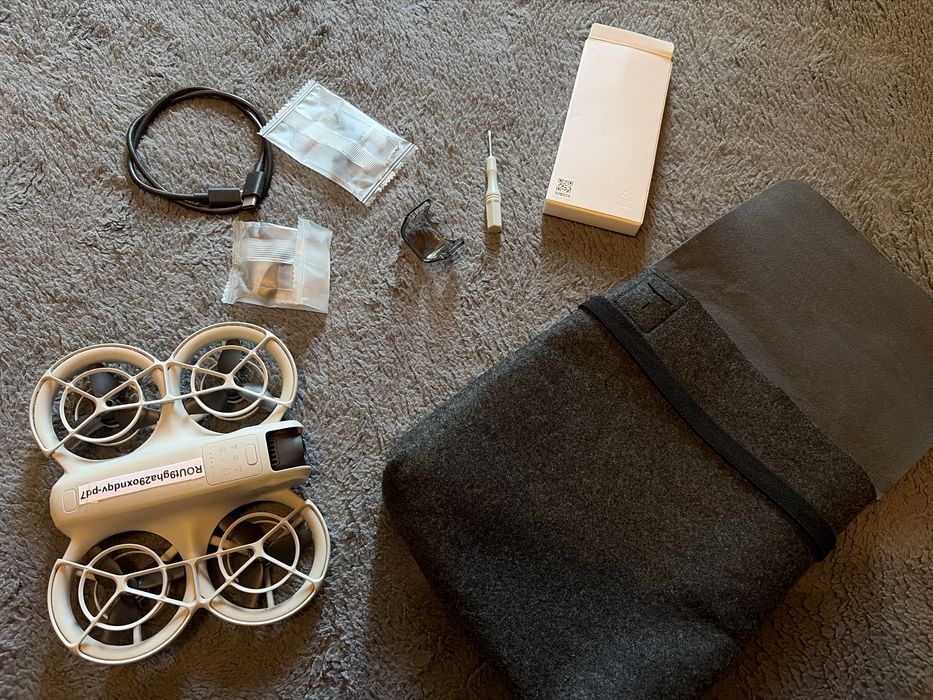 Drona DJI Neo - primul model