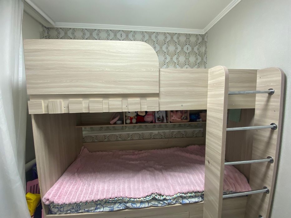 Двухяростная кровать