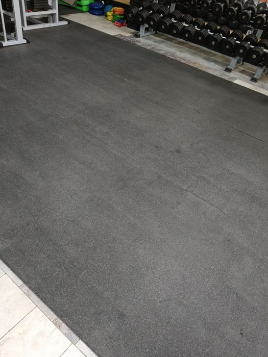 Продам резину в рулоне