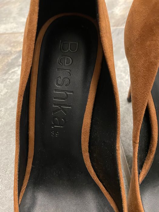 Елегантни обувки Bershka